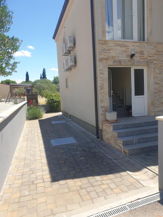 Apartmani Bepo Sveti Filip i Jakov Exterior photo