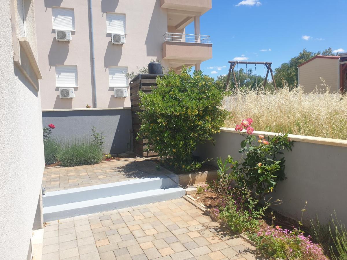 Apartmani Bepo Sveti Filip i Jakov Exterior photo