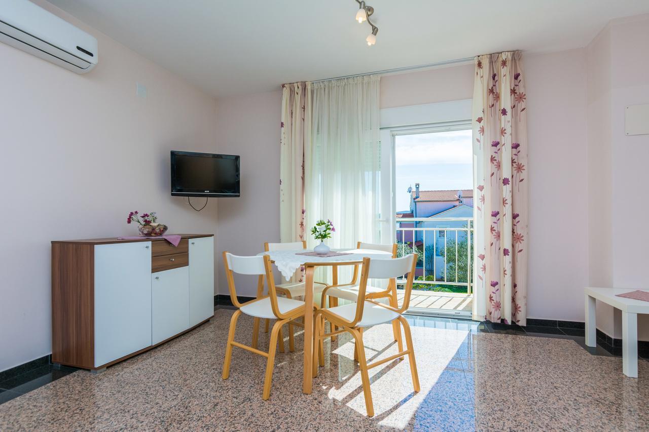 Apartmani Bepo Sveti Filip i Jakov Exterior photo